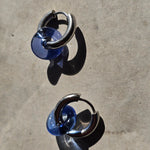 Edelstahl Creolen mit blauem Glas Charm