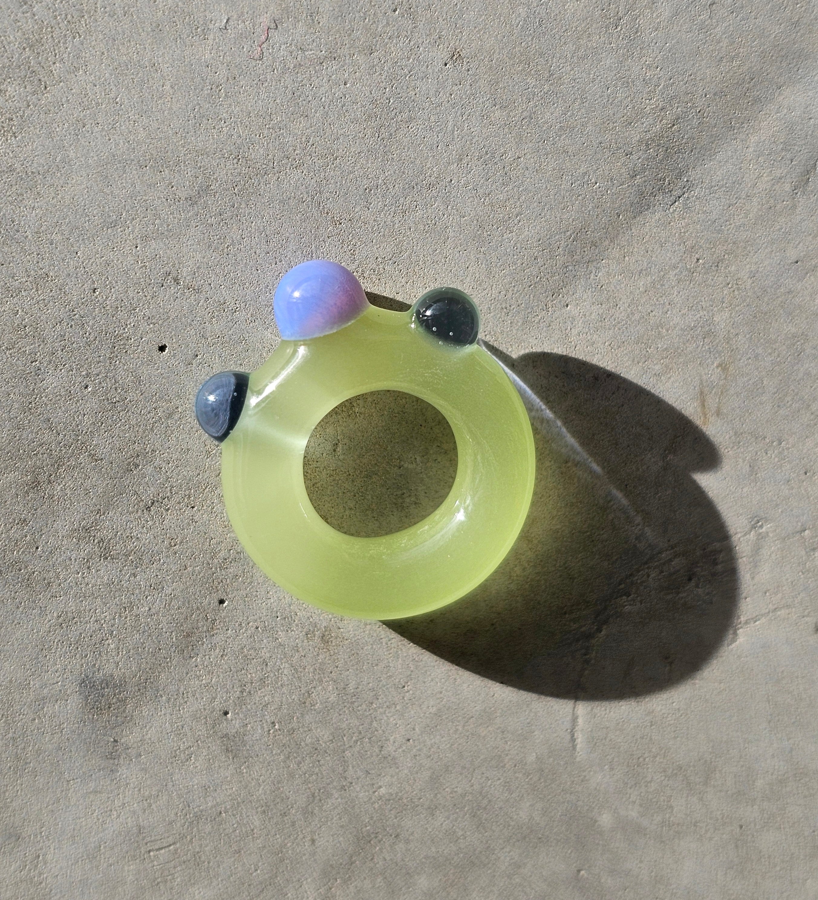 Handgemachte Glas-Charms in lebendigen Farben – ideal für individuelle Schmuckkreationen