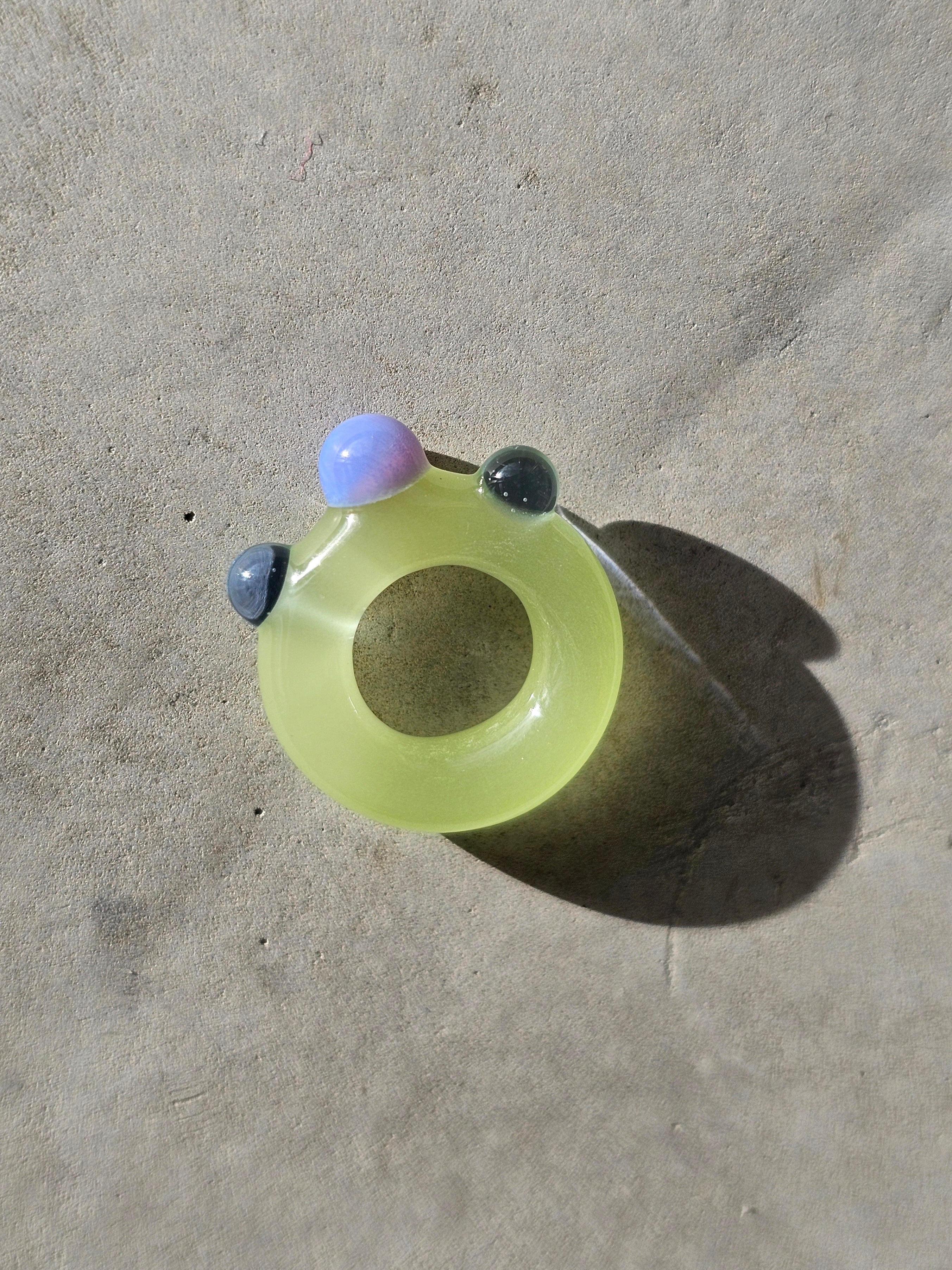 Handgemachte Glas-Charms in lebendigen Farben – ideal für individuelle Schmuckkreationen