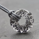 Ascheschmuck Kette Circle mini schwarz Asche - Andenken an verstorbenes Haustier - Urne - Glas