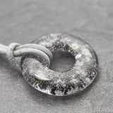 Ascheschmuck Kette Asche Hund schwarz - Andenken an verstorbenes Haustier - Urne - Glas personalisiert